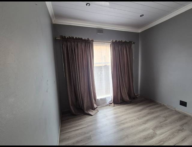 3 BEDROOM HOUSE FOR SALE IN VANDERBIJLPARK SE 2